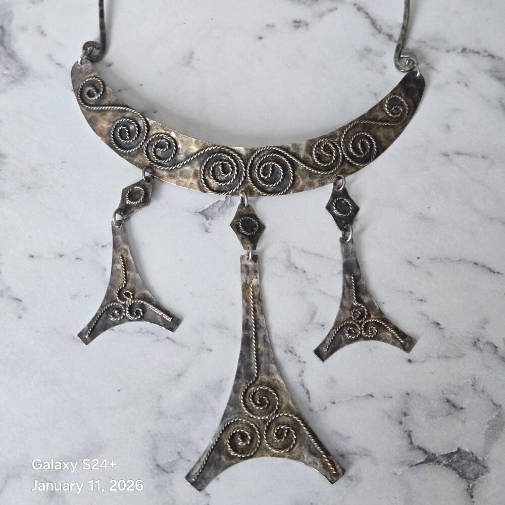 EQYPTIAN REVIVAL STATEMENT CHOKER TORQUE BIB